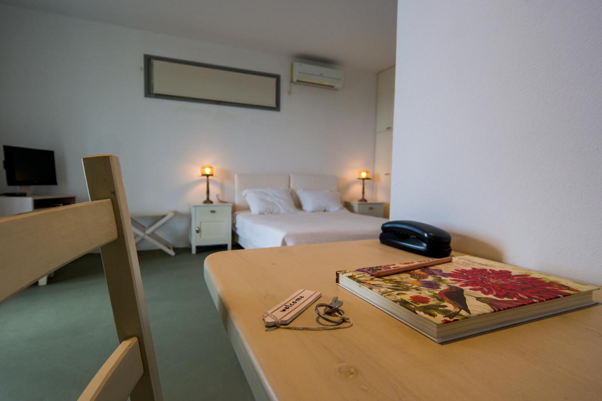 Celini Suites Hotel Marmari  Room photo